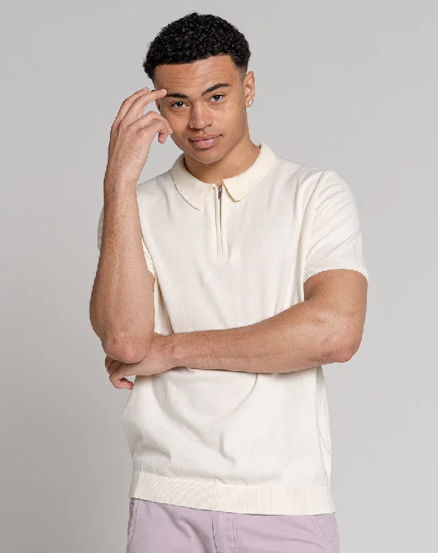 Understated Smart Urban Fashion ESSENTIAL SHORT SLEEVE ZIP POLO TOP | ECRU