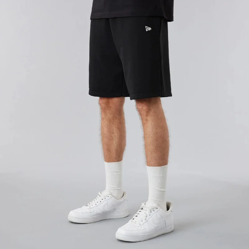 Minimal Polished Premium T-shirts New Era Essential Black Shorts