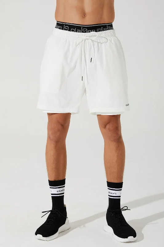 Contemporary Cool Classic Styles Vardan 9'' Repetition Short - White