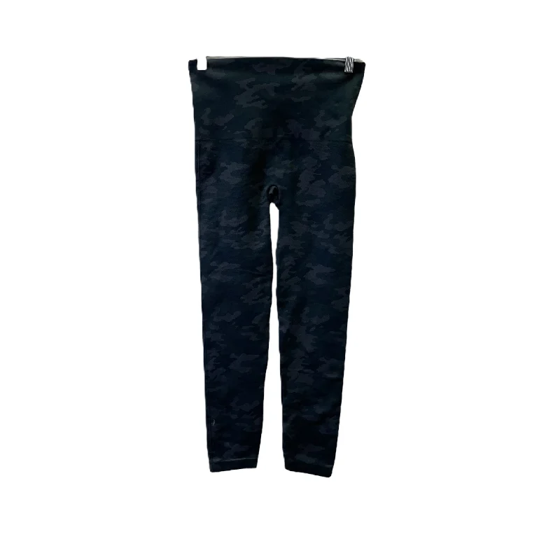 Minimal Classic Chic Styles Camouflage Print Athletic Pants By Spanx, Size: Xl