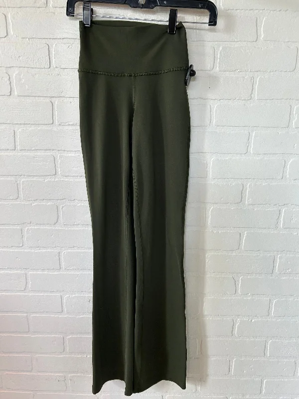 Street Chic Lightweight Tops Green Athletic Pants Athleta, Size 0