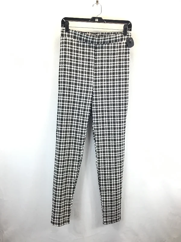 Chic Monochrome Bold Colors Pants Cropped By Fashion Nova In Black White, Size: L