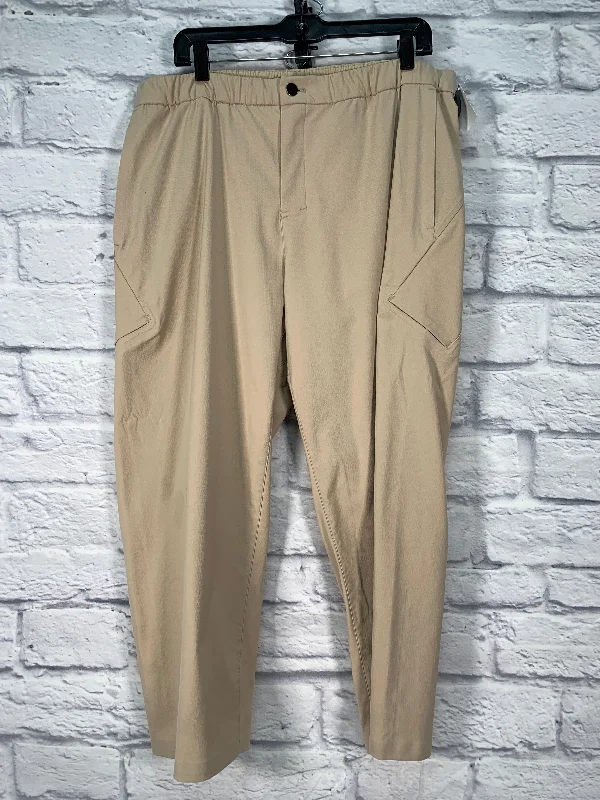 Contemporary Luxe Relaxed T-shirts Tan Athletic Pants Lululemon, Size Xxl