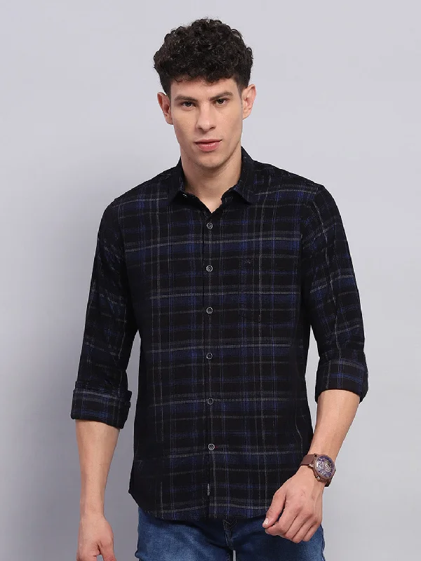 Polished Classic Lightweight Fabrics Men Blue & Black Check Collar Full Sleeve Shirt