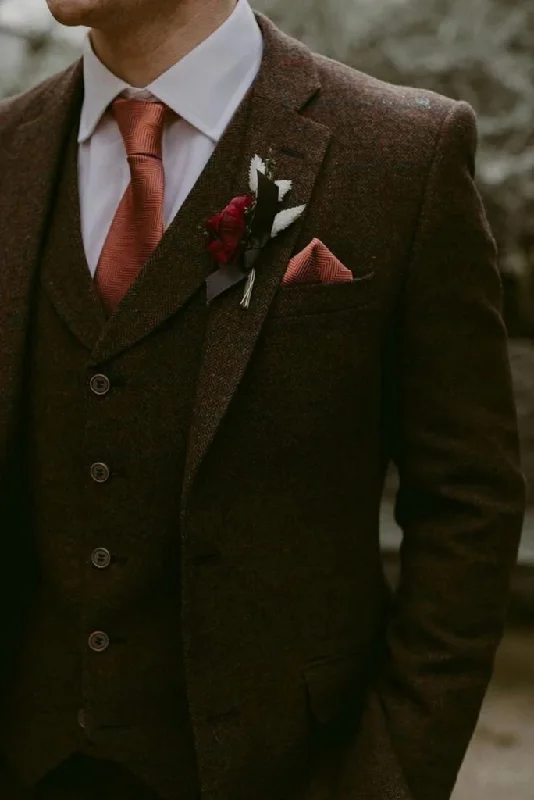 Urban Edge Warm Jackets Men Three Piece Suit Classy Brown Tweed Suit Slim Fit Suit, Wedding Suits , Dinner Suit , Party Wear Suit Urban Edge Warm Jackets Men Three Piece Suit Classy Brown Tweed Suit Slim Fit Suit, Wedding Suits , Dinner Suit , Party Wear Suit