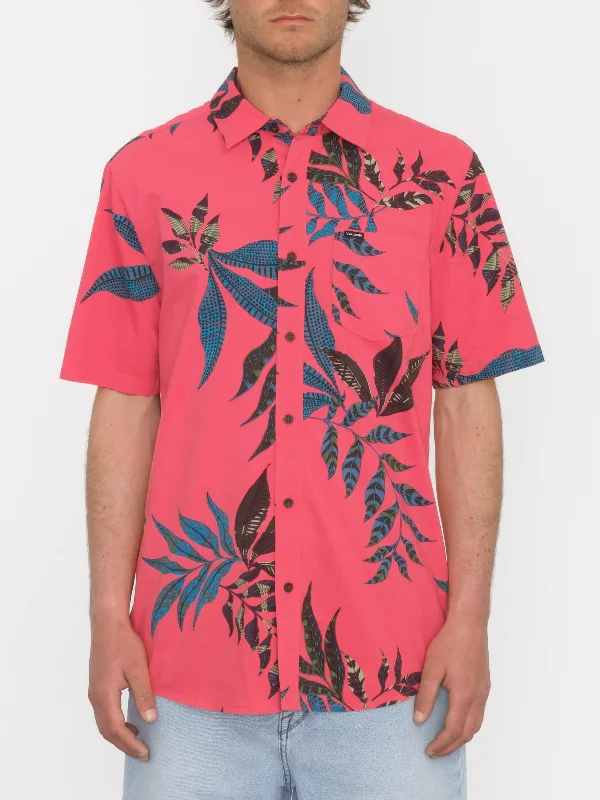 Minimal Rugged Weekend Styles Paradiso Floral Shirt - WASHED RUBY